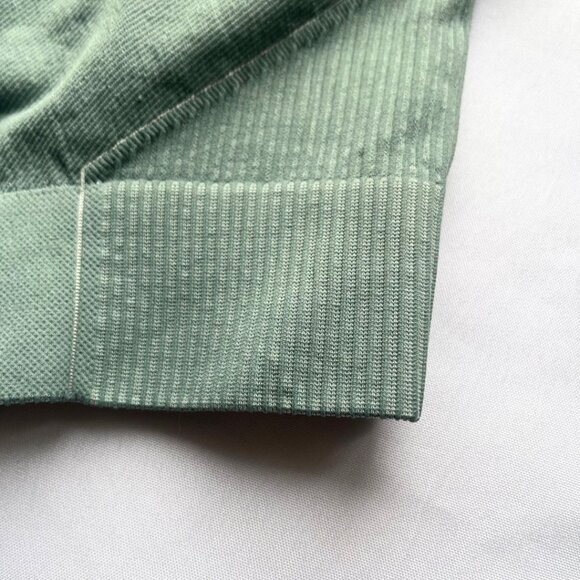 AYBL REFLEX SEAMLESS LONG SLEEVE CROP ATHLETIC TOP IN DUSTY MINT GREEN - S - Picture 8 of 9